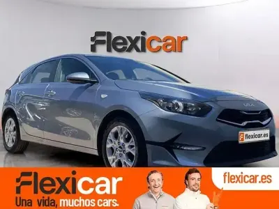 Usado Kia Ceed 136 CV (100 kW) 2023 Gris Utilitario