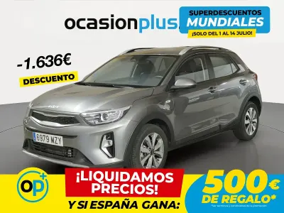 Usado Kia Stonic 100 CV (73 kW) 2025 Gris SUV