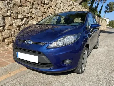 Usado Ford Fiesta Trend 68 CV (50 kW) 2009 Azul Berlina