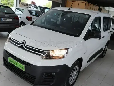 Usado Citroën Berlingo Feel 102 CV (75 kW) 2022 Blanco Monovolumen