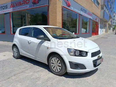 Usado Chevrolet Aveo LT 86 CV (63 kW) 2013 Blanco Berlina