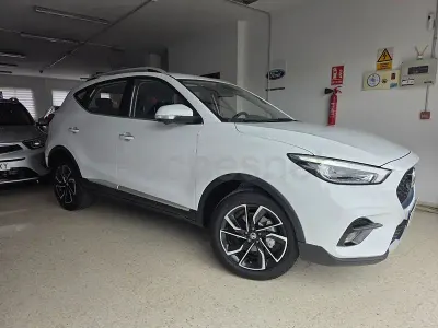 Begagnad MG ZS Luxury 106 HK (77 kW) 2022 Vit SUV