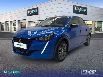 Usado Peugeot e-208 Allure 100 kW (136 CV) 2024 Azul Utilitario