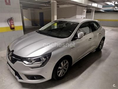 Usado Renault Mégane IV Zen 130 CV (95 kW) 2017 Gris / plata Berlina