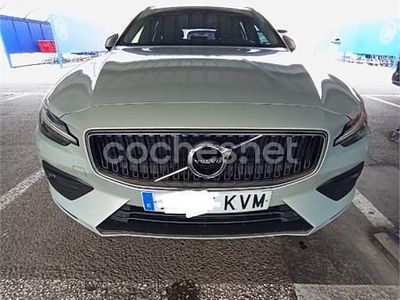 Beige Usado 2019 Volvo V60 Momentum Familiar | 19.850 € (Un poco caro)