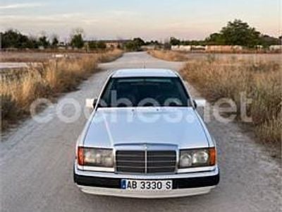 Usado Mercedes E300 136 CV (100 kW) 1993 Blanco Berlina