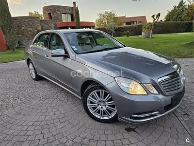 Usado Mercedes E220 Elegance 170 CV (125 kW) 2012 Gris / plata Berlina