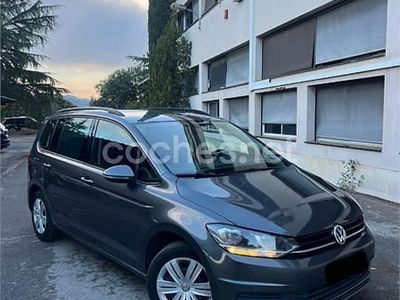 Gris / plata Usado 2017 VW Touran Advance Monovolumen | 15.999 € (Precio justo)