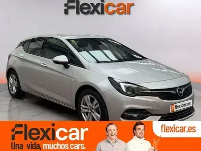 Usado Opel Astra 110 CV (80 kW) 2020 Gris Berlina