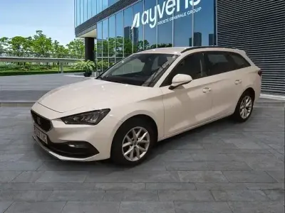 Usado Seat Leon Style 116 CV (85 kW) 2021 Blanco Familiar