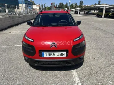 Usado Citroën C4 Feel 100 CV (73 kW) 2016 Rojo Berlina