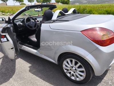 Usado Opel Tigra Sport 125 CV (91 kW) 2007 Gris / plata Descapotable