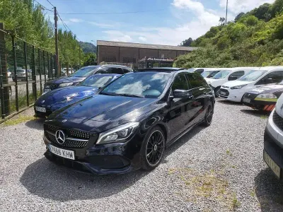 Usado Mercedes CLA220 Shooting Brake 177 CV (130 kW) 2018 Negro Familiar