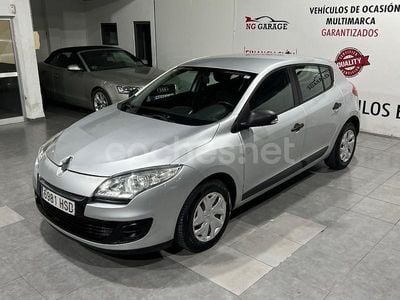 Usado Renault Mégane Authentique 100 CV (73 kW) 2013 Gris / plata Berlina