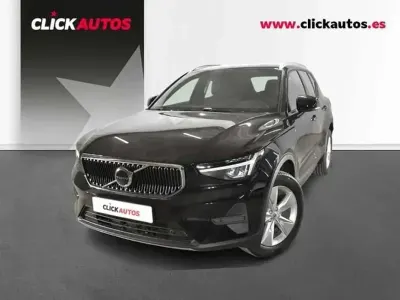 Begagnad Volvo XC40 Core 163 HK (119 kW) 2025 Svart SUV