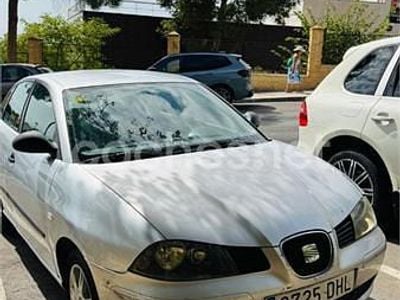 Gris / plata Usado 2005 Seat Ibiza Reference Berlina | 2700 € (Precio justo)