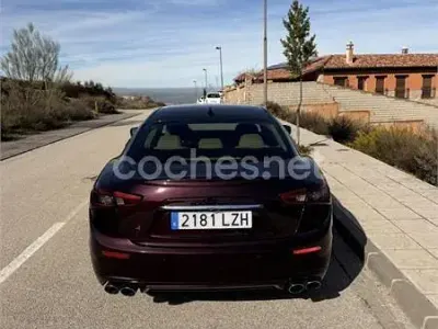 Usado Maserati Ghibli 410 CV (301 kW) 2015 Granate Berlina