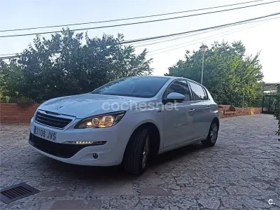 Usado Peugeot 308 Style 110 CV (80 kW) 2016 Blanco Berlina