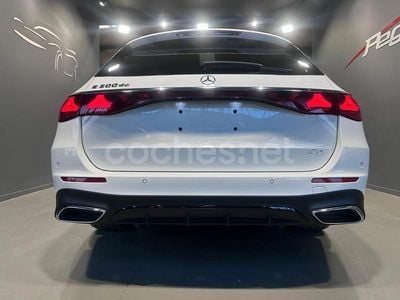 Usado Mercedes E300 313 CV (230 kW) 2024 Blanco Familiar