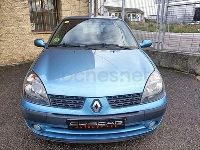 Usado Renault Clio II Expression 75 CV (55 kW) 2003 Azul Berlina