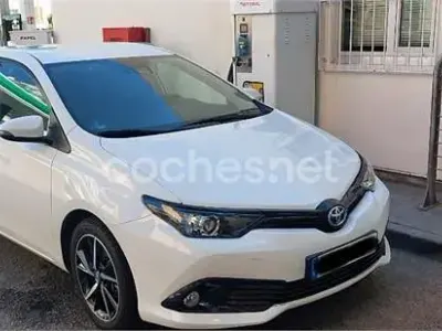 Usado Toyota Auris Hybrid