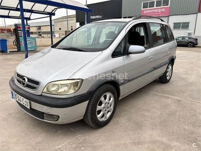 Gris / plata Usado 2004 Opel Zafira Comfort Monovolumen | 1900 € (Precio justo)