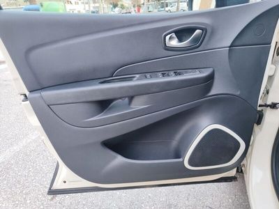 Blanco Usado 2019 Renault Captur Life SUV | 8900 €