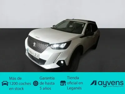 Usado Peugeot 2008 Allure 110 CV (80 kW) 2022 Blanco SUV