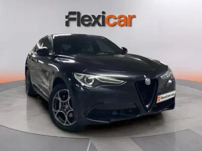 Usado Alfa Romeo Stelvio Sprint 200 CV (147 kW) 2022 Negro SUV