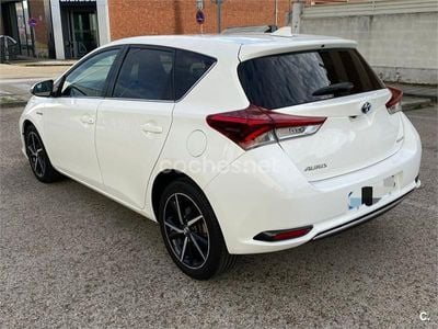 Toyota Auris Hybrid