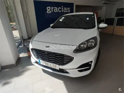 Usado Ford Kuga ST-Line X 225 CV (165 kW) 2021 Blanco SUV