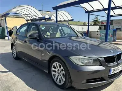 Używany BMW 318 122 KM (89 kW) 2007 Czarny Sedan/Limuzyna
