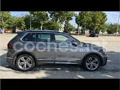 Usado VW Tiguan Sportline 150 CV (110 kW) 2019 Gris / plata SUV