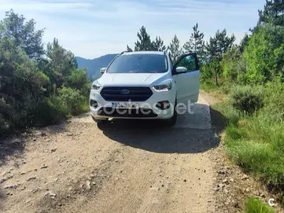 Usado Ford Kuga ST-Line 120 CV (88 kW) 2018 Blanco SUV