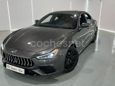 Gris / plata Usado 2020 Maserati Ghibli Coupe | 54.990 €