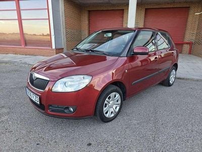 Usado Skoda Fabia Style 80 CV (58 kW) 2008 Burdeos Utilitario