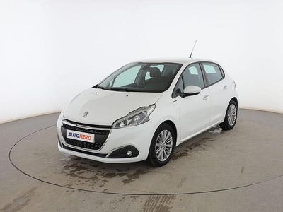 Blanco Usado 2018 Peugeot 208 Signature Sky Utilitario | 7399 € (Precio justo)