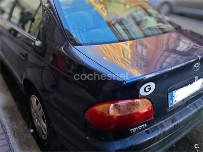 Usado Toyota Avensis Terra 110 CV (80 kW) 2000 Azul Berlina