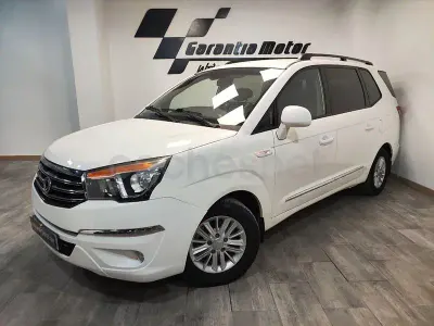 Usado SsangYong Rodius Limited 155 CV (114 kW) 2014 Blanco Monovolumen
