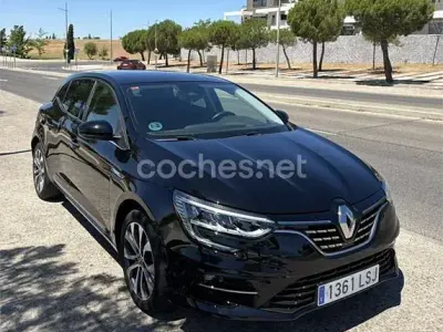 Usado Renault Mégane GrandTour Zen 140 CV (102 kW) 2021 Negro Familiar