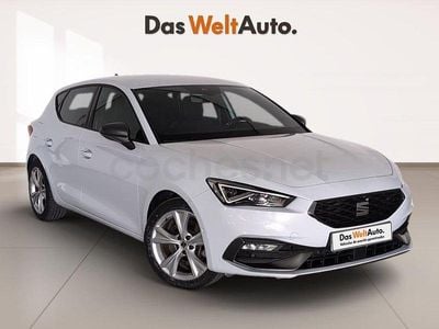 Usado Seat Leon FR 130 CV (95 kW) 2023 Blanco Berlina