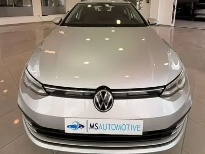 Usado VW Golf VIII Life 116 CV (85 kW) 2021 Gris Utilitario