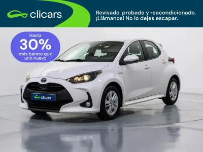 Usado Toyota Yaris Active 75 CV (55 kW) 2021 Blanco Utilitario