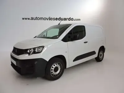 Usado Peugeot Partner 101 CV (74 kW) 2023 Blanco Monovolumen