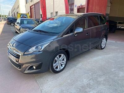 Usado Peugeot 5008 Allure 120 CV (88 kW) 2015 Azul Monovolumen