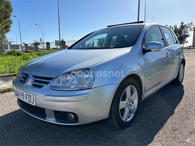 Usado VW Golf V Sportline 105 CV (77 kW) 2007 Gris / plata Berlina
