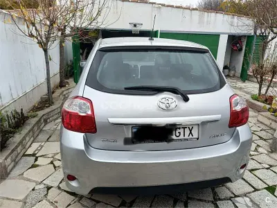 Usado Toyota Auris Active 126 CV (92 kW) 2010 Gris / plata Utilitario