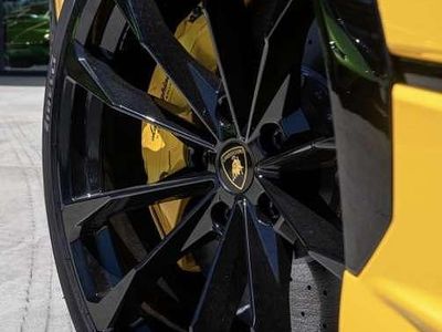 Amarillo Nuevo 2025 Lamborghini Urus SUV | 349.900 €