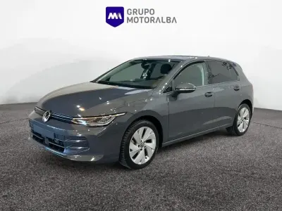Usado VW Golf VIII 116 CV (85 kW) 2025 Gris / plata Berlina