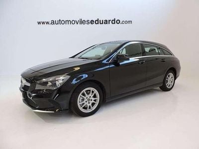 Usado Mercedes CLA200 Shooting Brake 136 CV (100 kW) 2018 Negro Familiar